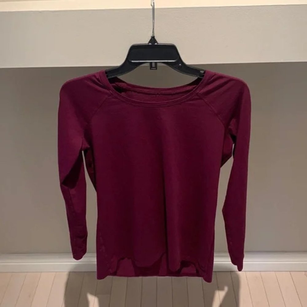 Lululemon long sleeve tee